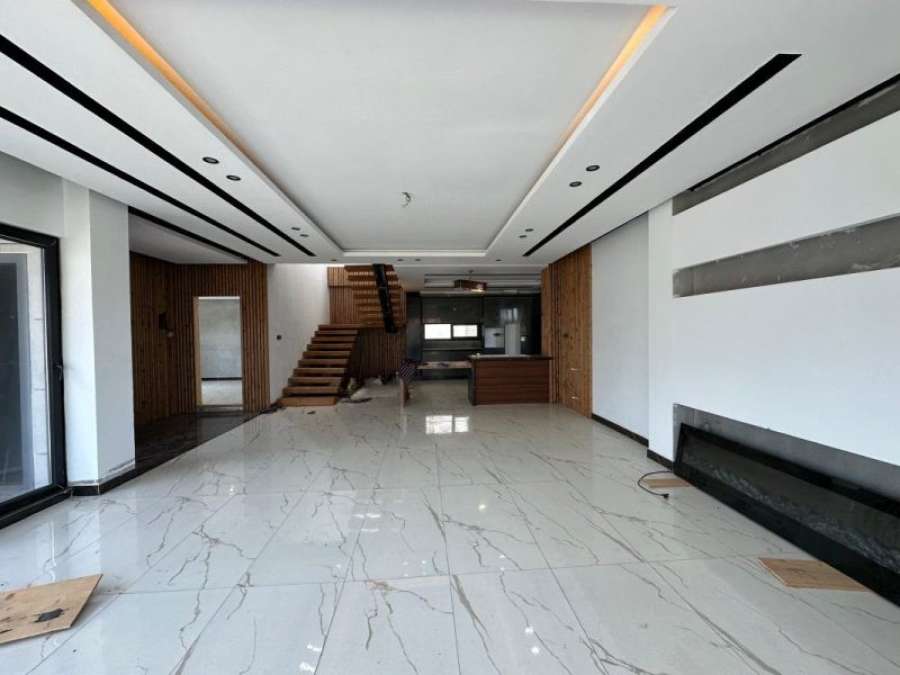 ویلا مدرن استخردار در سنگ‌سرا نوشهر 