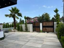 ویلا مدرن استخردار در سنگ‌سرا نوشهر 