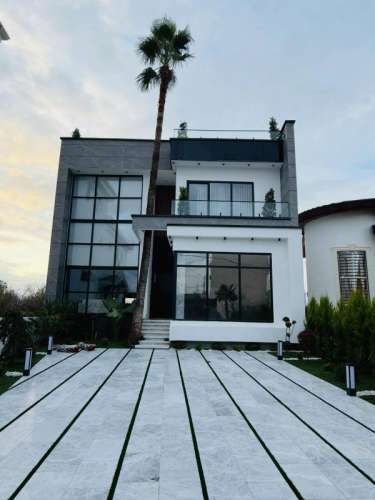 فروش ویلا مدرن ساحلی در سرخرود 