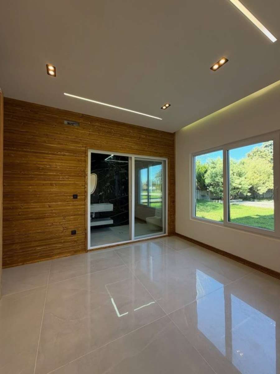 فروش ویلا مدرن ساحلی در سرخرود 