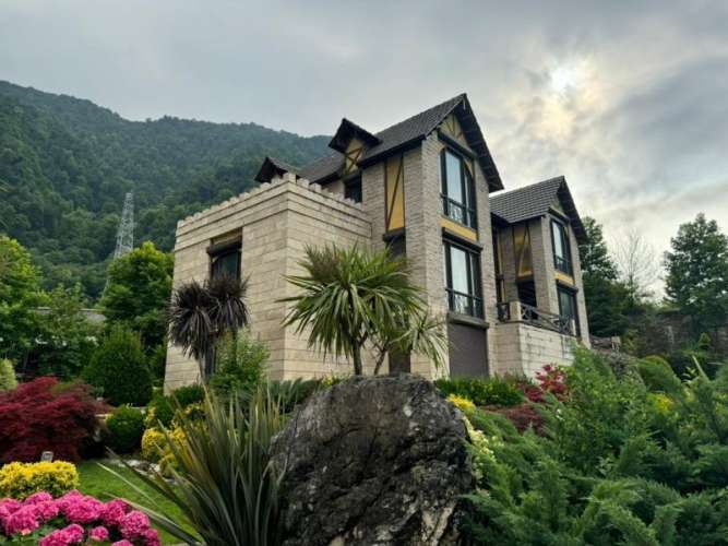 عمارت ویلایی شهرکی در چلک نوشهر