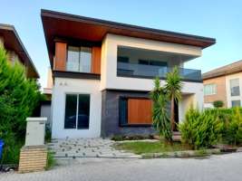 ویلا مدرن استخردار شهرکی در سرخرود 