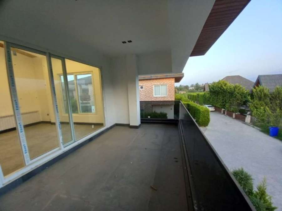 ویلا مدرن استخردار شهرکی در سرخرود 