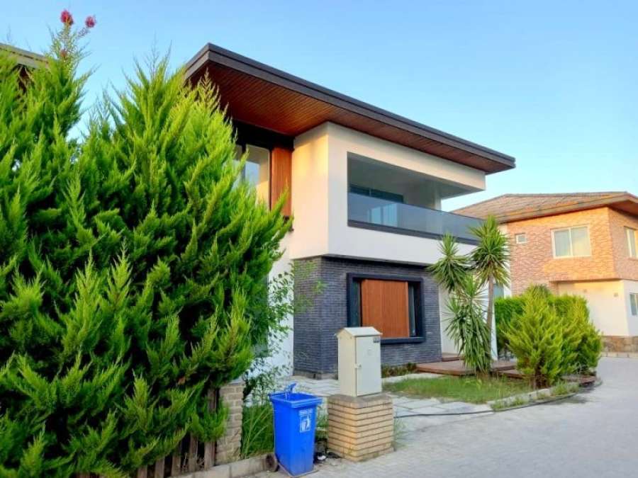 ویلا مدرن استخردار شهرکی در سرخرود 