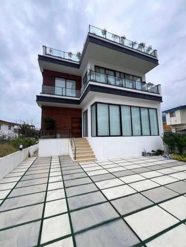 ویلا مدرن استخردار ساحلی در سرخرود 