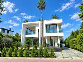 خرید ویلا شهرکی در دریابیشه رویان - مدرن و استخردار